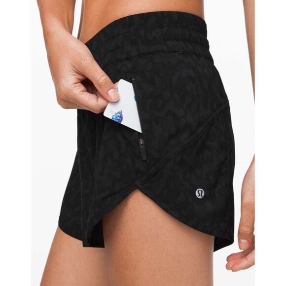 Camo Pants - Lululemon Tracker V 4" Formation Camo Black Shorts Multi SZ 6 Leopard Running